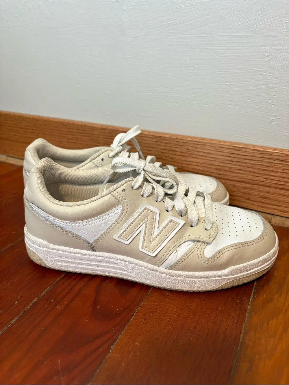 New Balance Womens White and Beige Low-Top Sneakers